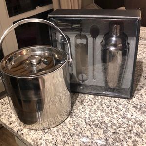 Cocktail mixing set and ice bucket